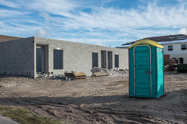 Best Portable restroom trailer rental  in Cloverleaf, TX